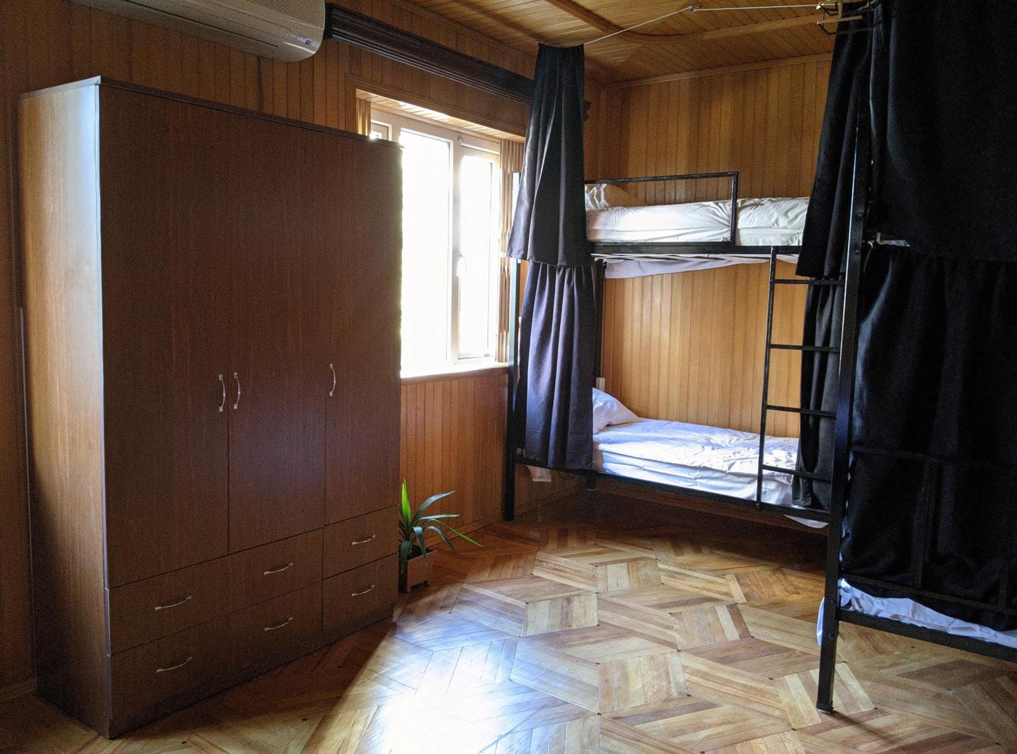 Palm Hostel 巴统 外观 照片