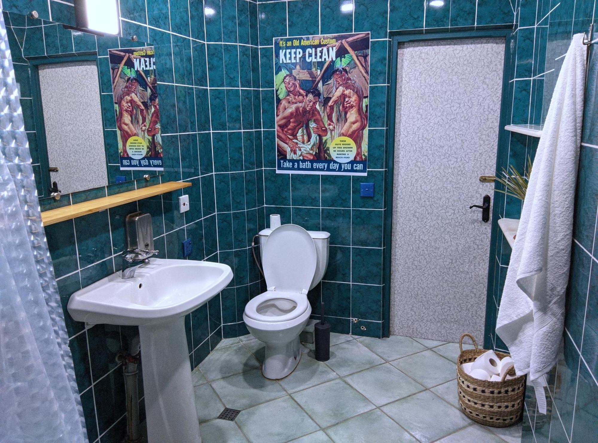 Palm Hostel 巴统 外观 照片