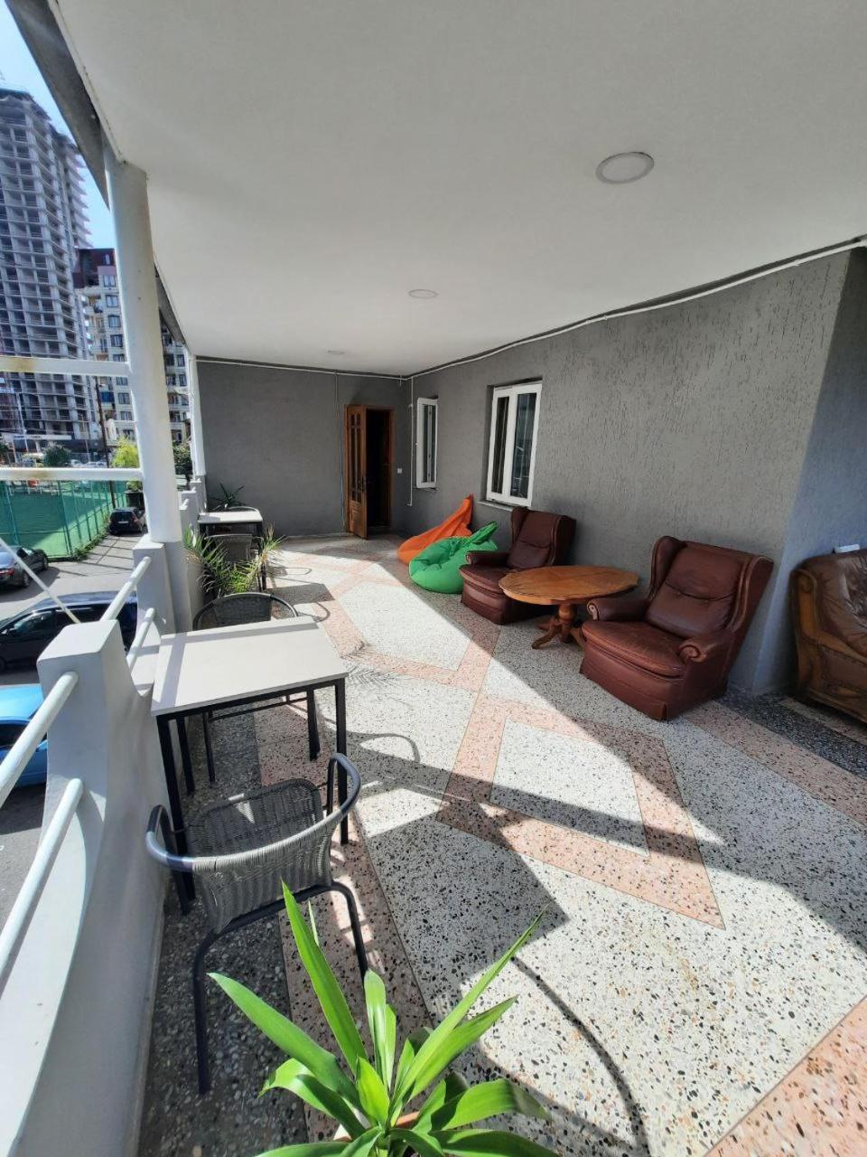 Palm Hostel 巴统 外观 照片