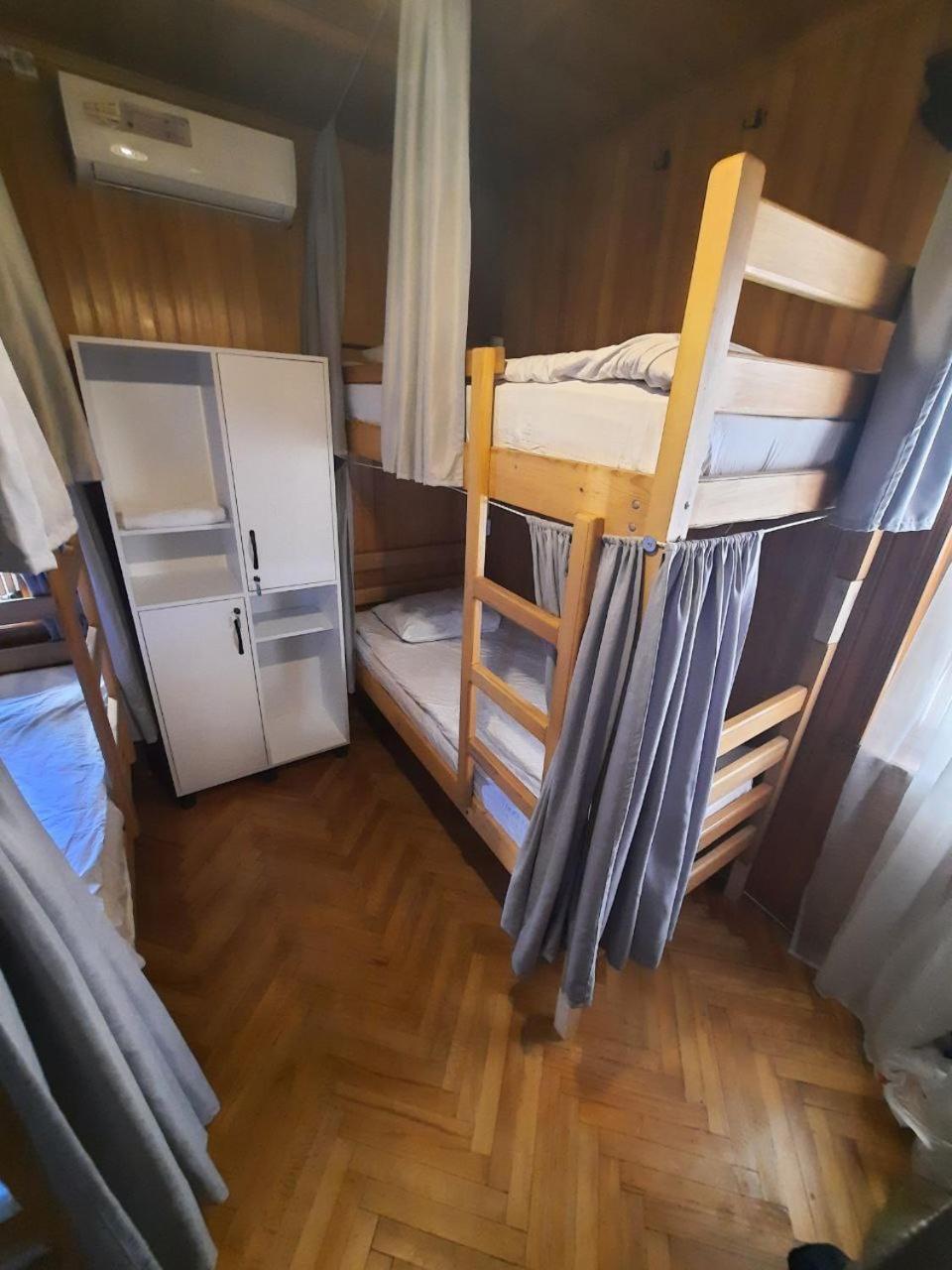 Palm Hostel 巴统 外观 照片