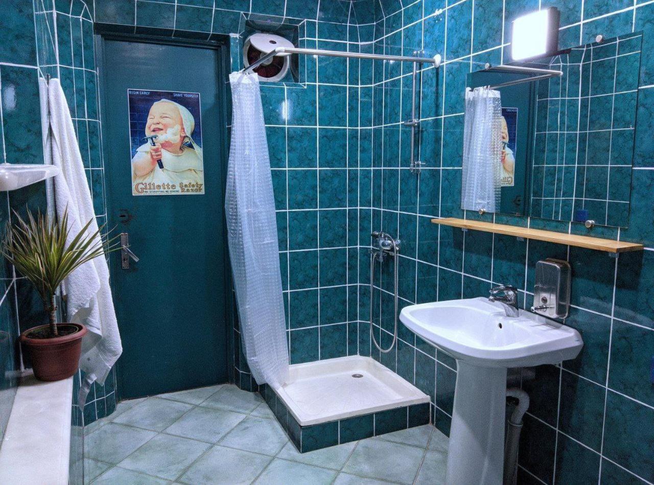 Palm Hostel 巴统 外观 照片